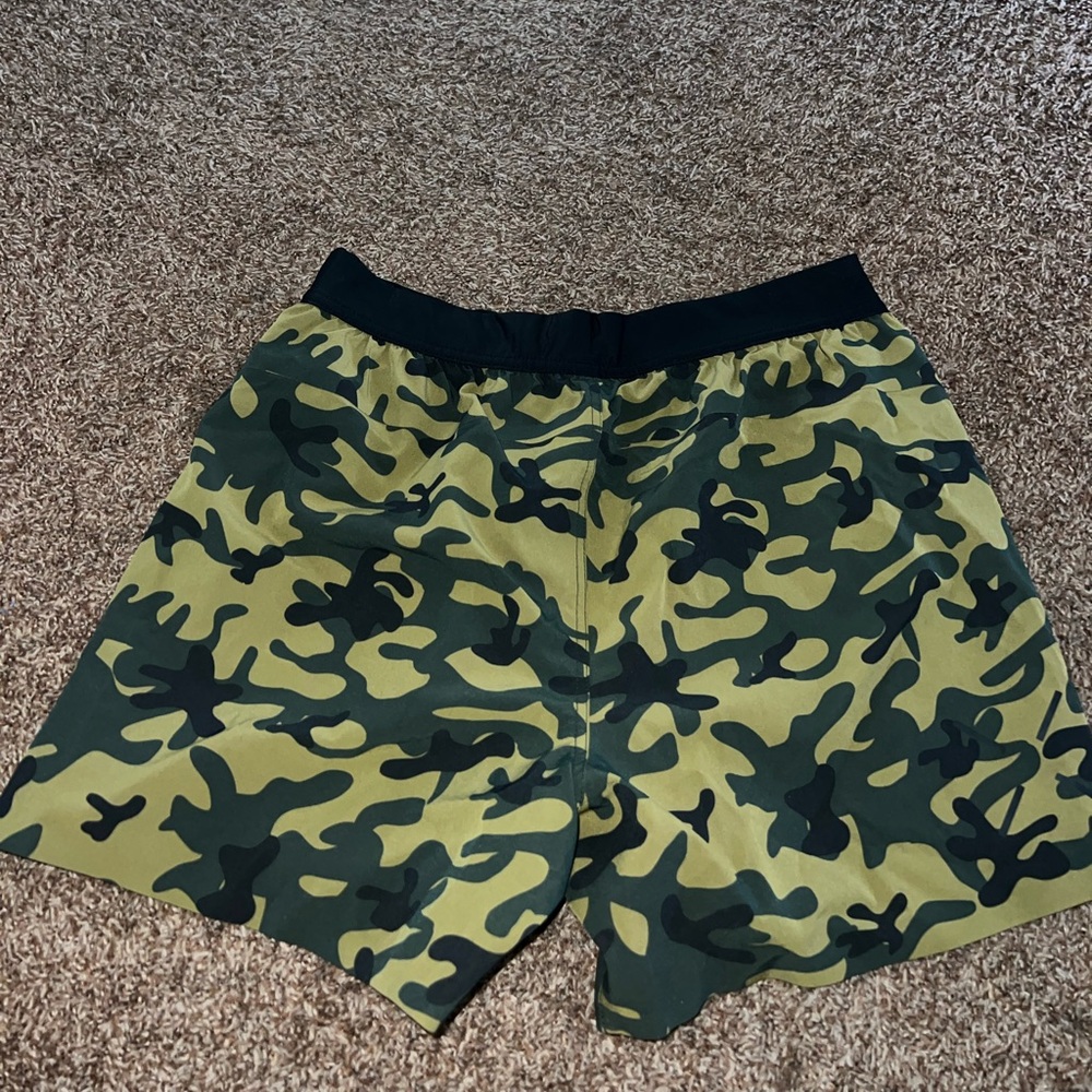 Ten thousand brand interval short